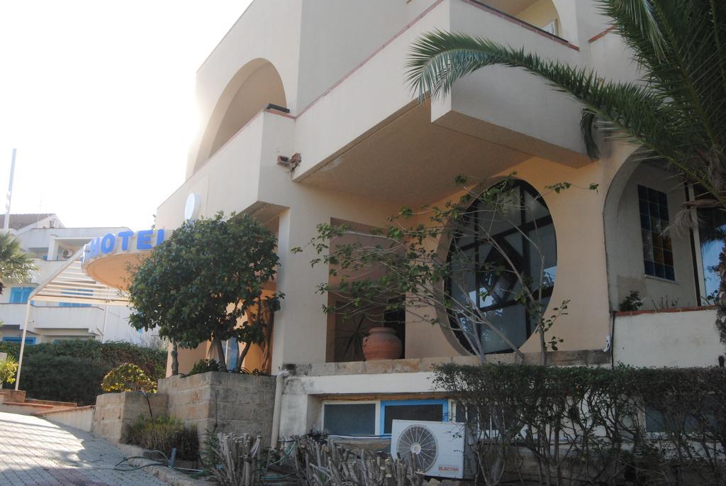 Helios Hotel Crotone Exterior photo