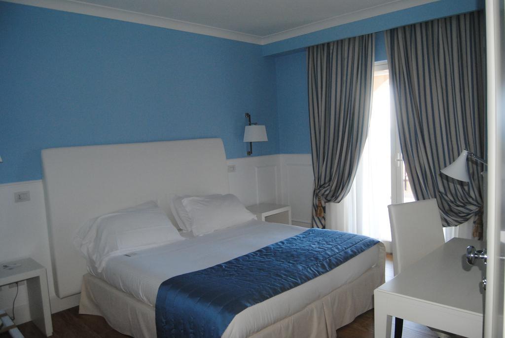 Helios Hotel Crotone Room photo